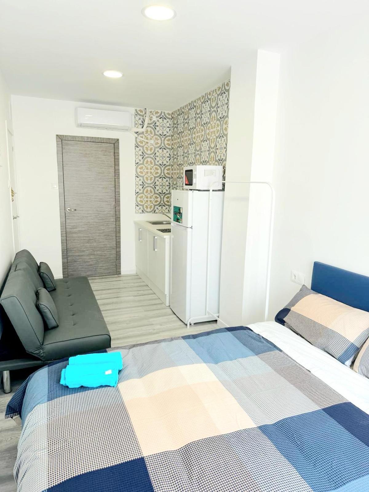 Apartamentos Aeropuerto Valencia マニセス エクステリア 写真