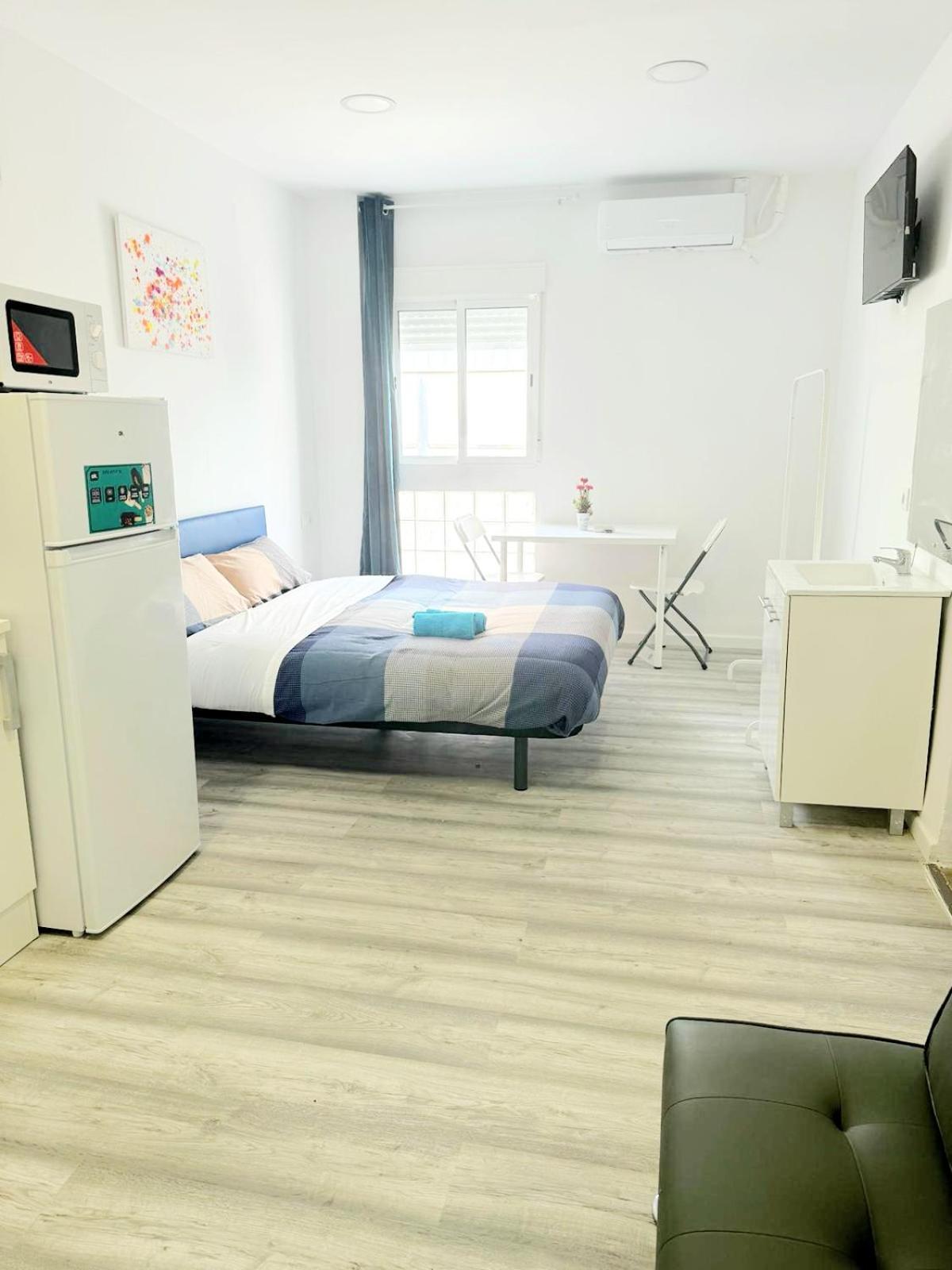 Apartamentos Aeropuerto Valencia マニセス エクステリア 写真